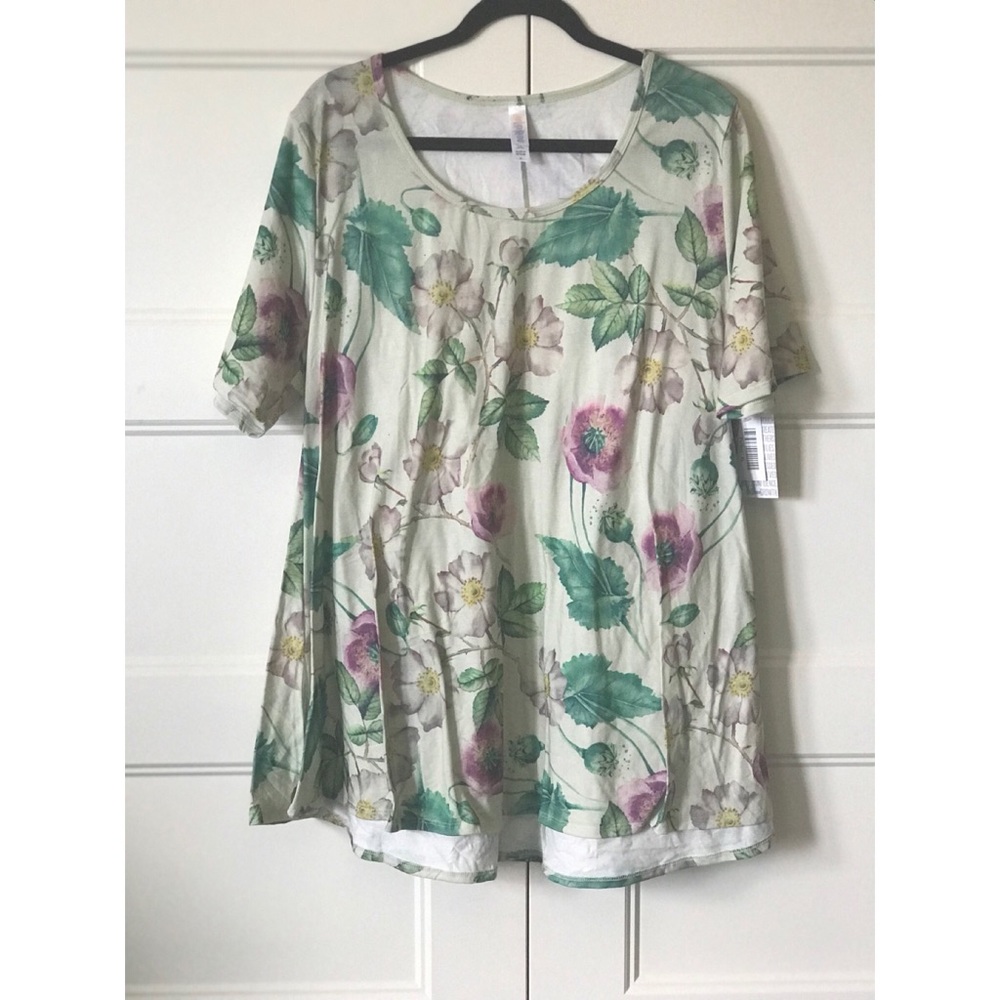 Floral perfect tee